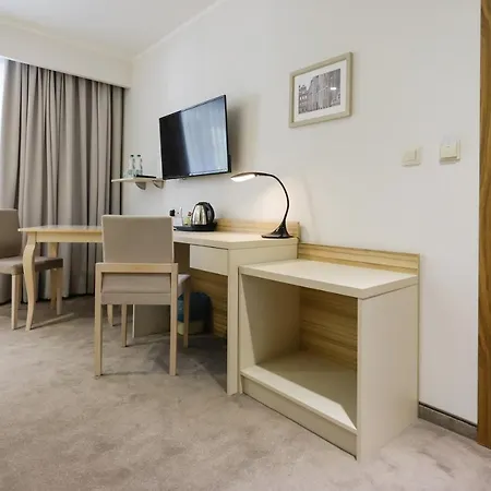 West - Airport Poznań