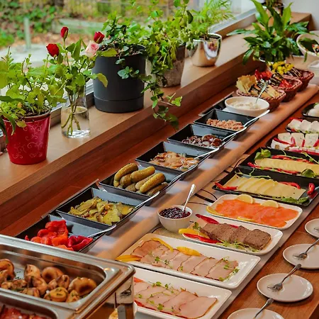 West - Airport 3* Poznan