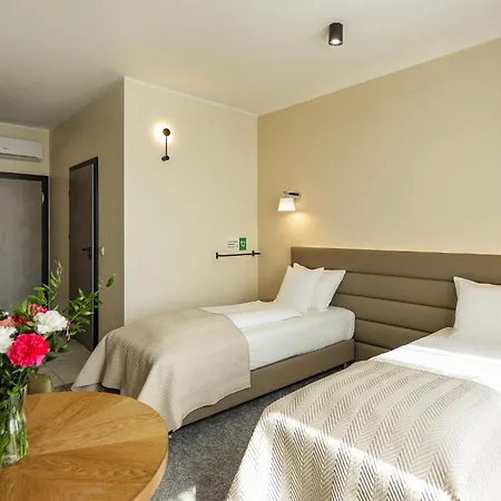 Hotel West - Airport