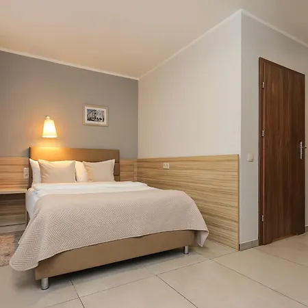 West - Airport Hotel 3*