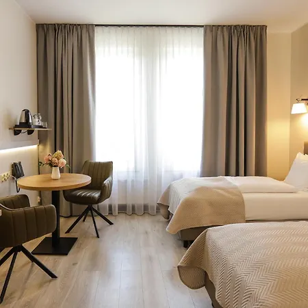 West - Airport 3* Poznan