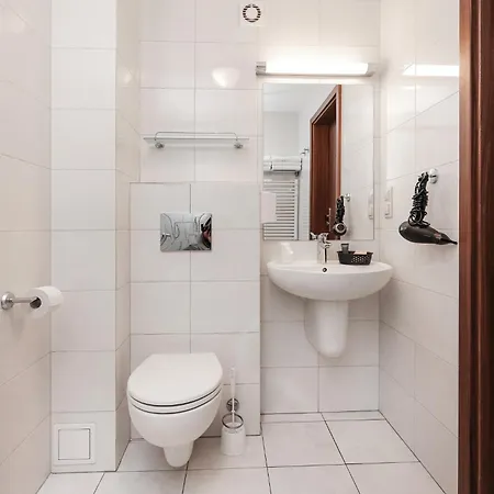 فندق West - Airport