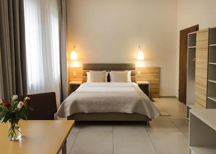 West - Airport Hotel