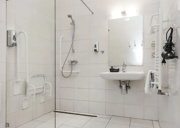 West - Airport 3* Poznań