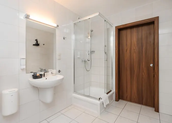 West - Airport Hotel 3*