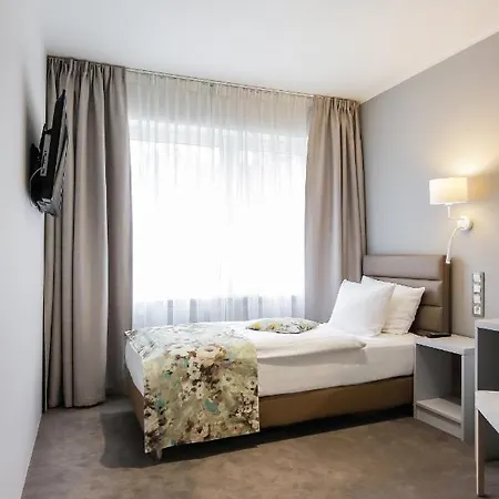 West - Airport Poznań