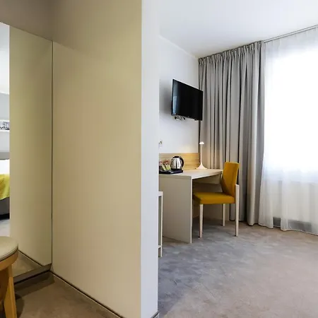West - Airport Hotel Poznań