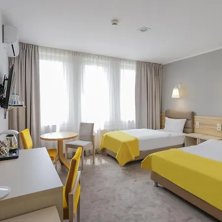 Hotel West - Airport 2*