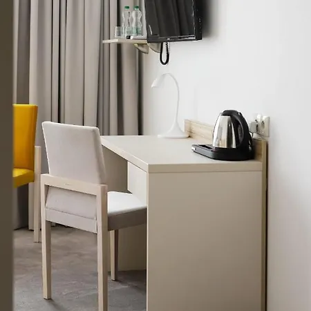 West - Airport Hotel