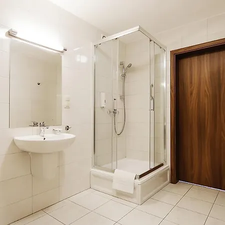 West - Airport Poznań