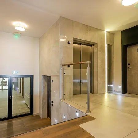 Hotel West - Airport