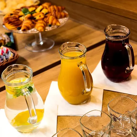 West - Airport Hotel