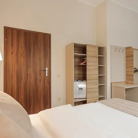 West - Airport Hotel Poznań