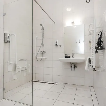 West - Airport 3* Poznań