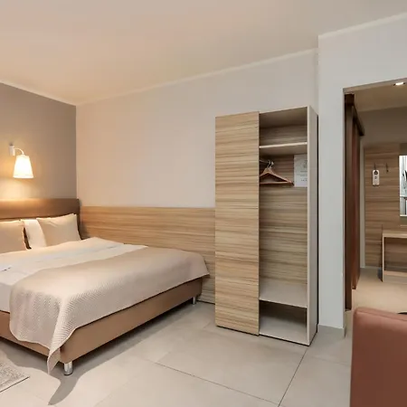 Hotel West - Airport Poznań