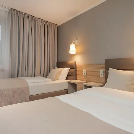 West - Airport Hotel 3*