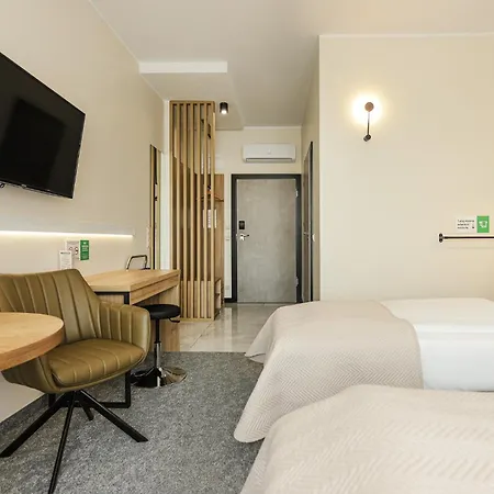 Hotel West - Airport