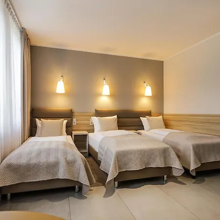 West - Airport Hotel 3*