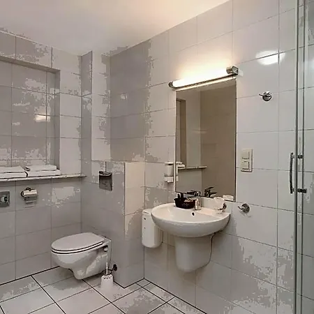 West - Airport Hotel