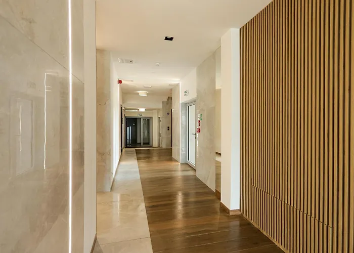 Hotel West - Airport