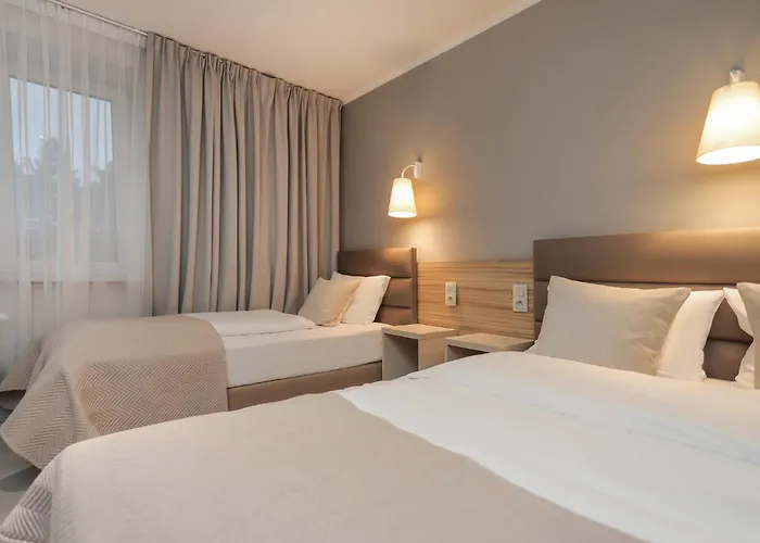 West - Airport Hotel 3*