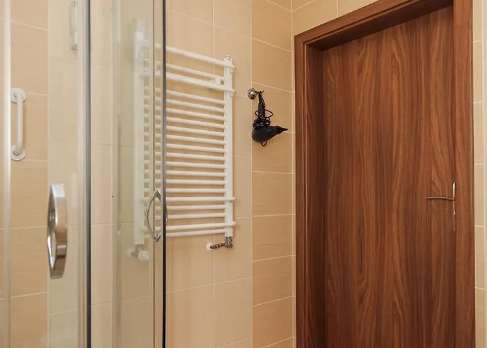 West - Airport Hotel 3*