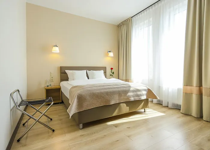 West - Airport Hotel