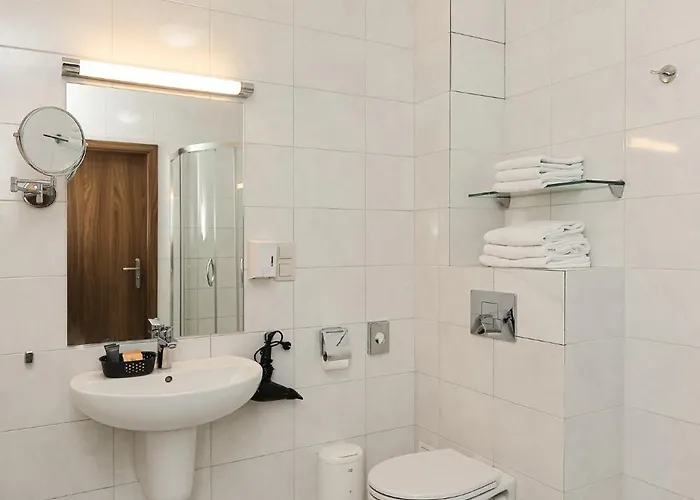 West - Airport 3* Poznań