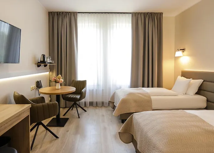 West - Airport 3* Poznań